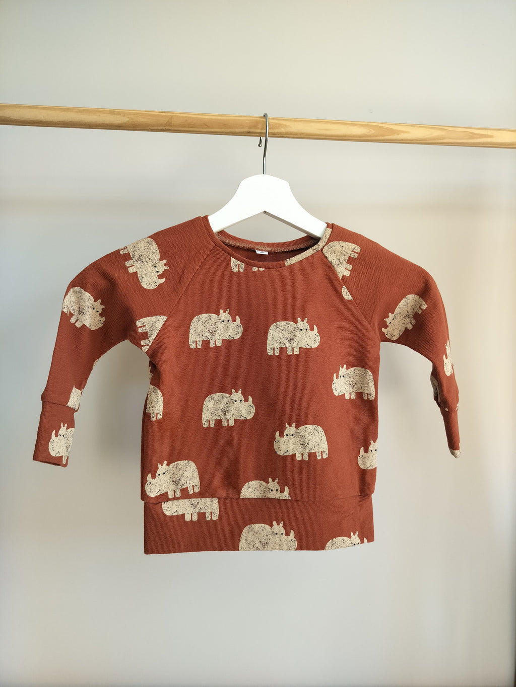 Neushoorn sweater