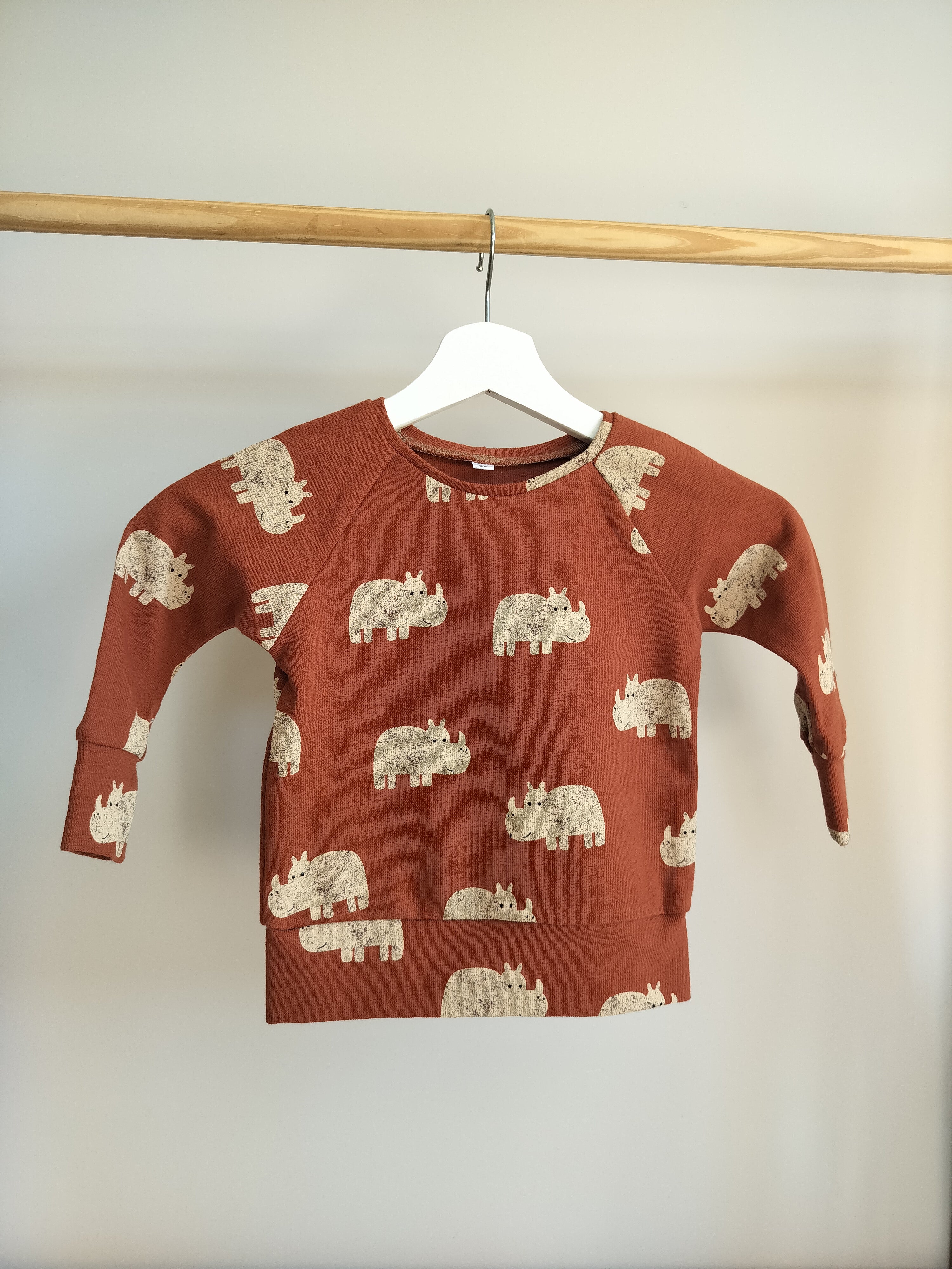 Neushoorn sweater